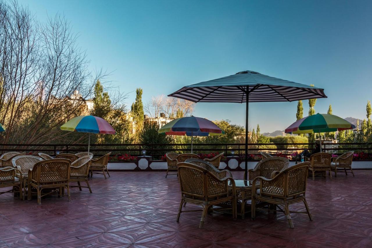 Hotel Asia Λεχ Εξωτερικό φωτογραφία