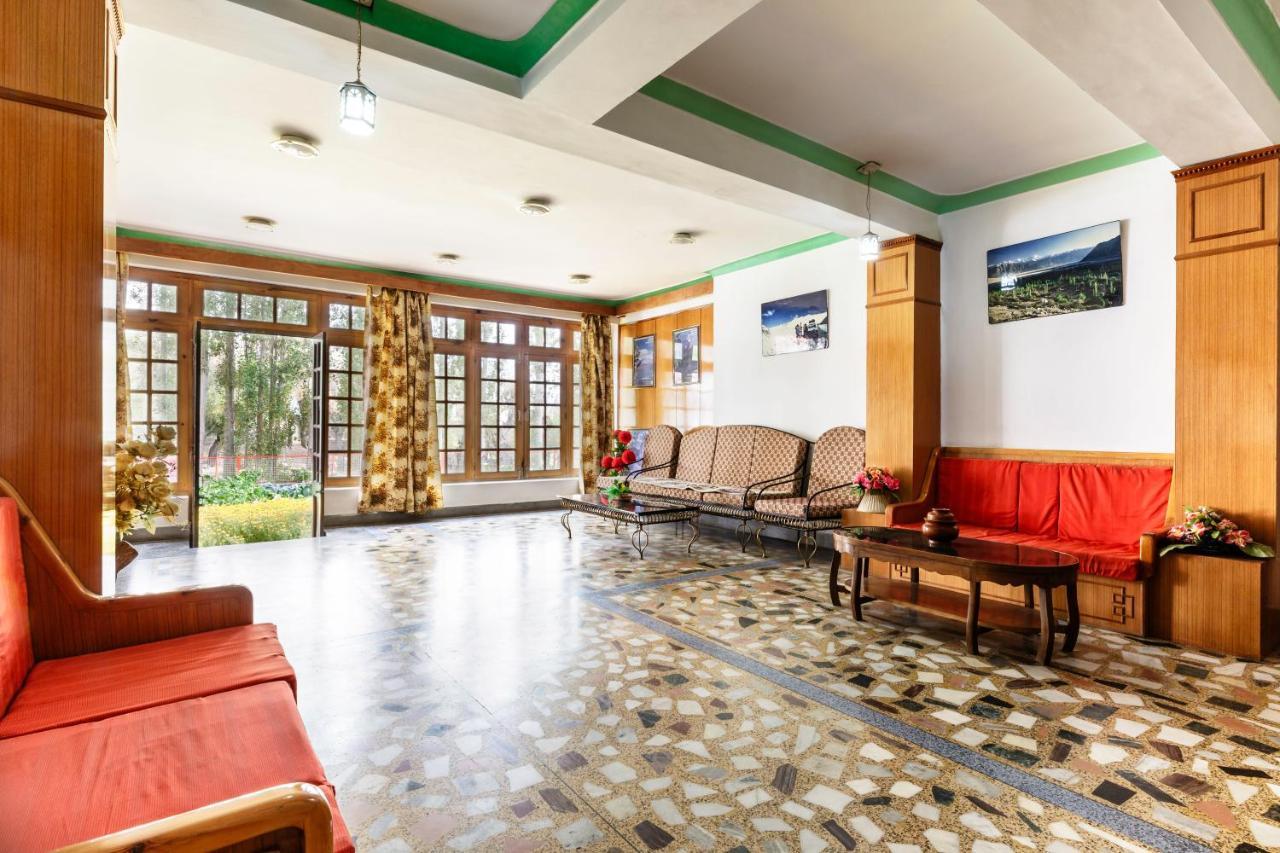 Hotel Asia Λεχ Εξωτερικό φωτογραφία